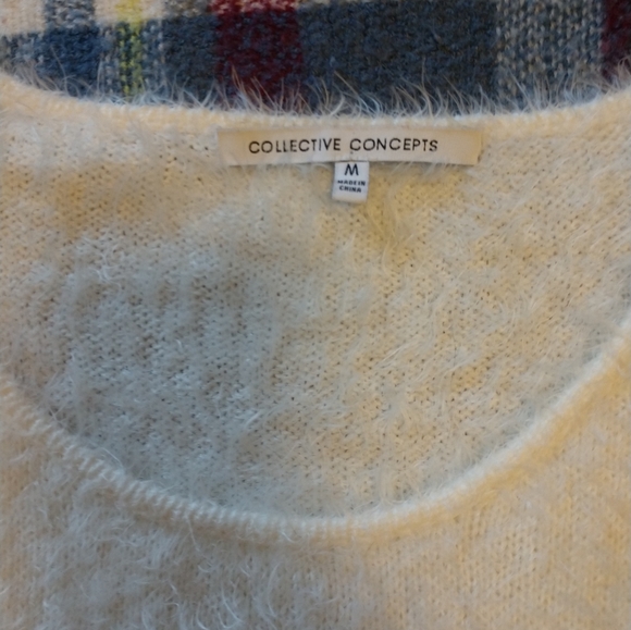 Woman's Soft Short-sleeved Sweater - Picture 2 of 3